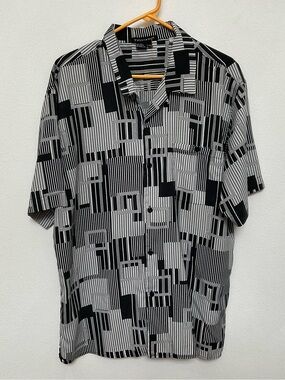 Tulliano 100% Silk Black White Geometric Print Short Sleeve Button Down Size XL